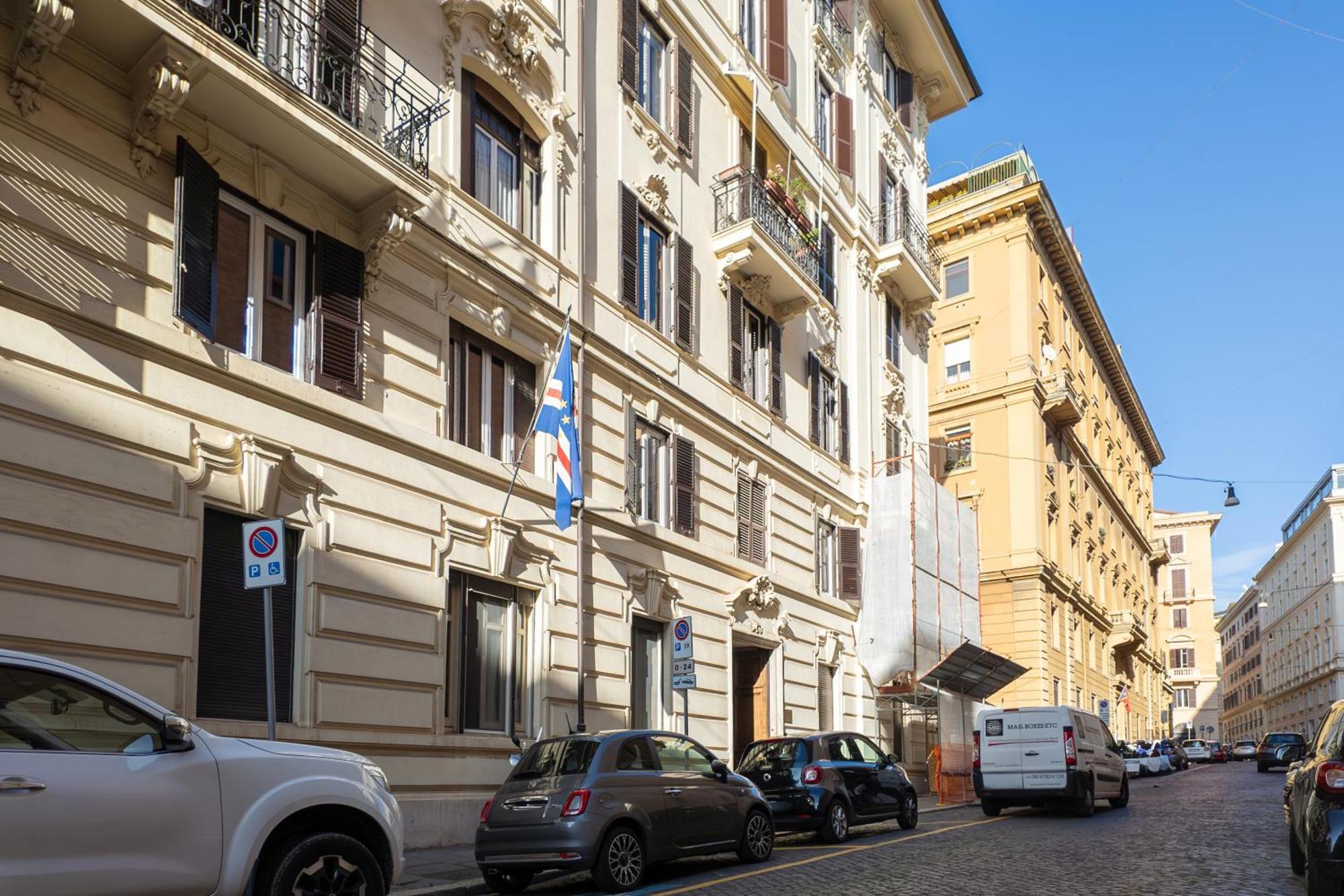 C3 Top Class Apartment, 2 Camere Da Letto, 2 Bagni, Giardino Distante 15 Minuti A Piedi Da Fontana Di Trevi Рим Екстер'єр фото